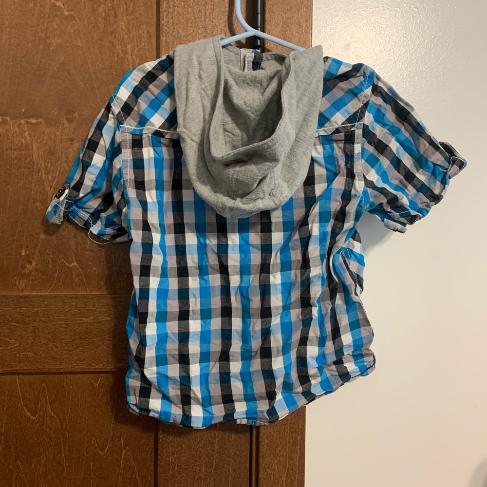Button up shirt - Picture 3 of 3